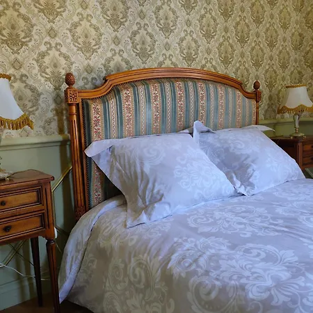 Chateau Des Berangers Bed & Breakfast *