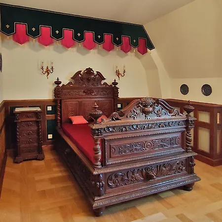 Chateau Des Berangers Bed & Breakfast